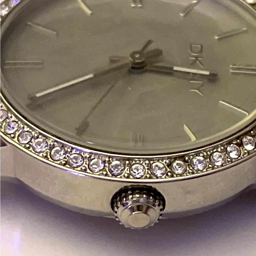 DKNY Women’s watch with silver case. Mother of Pearl dial. - Picture 7 of 7